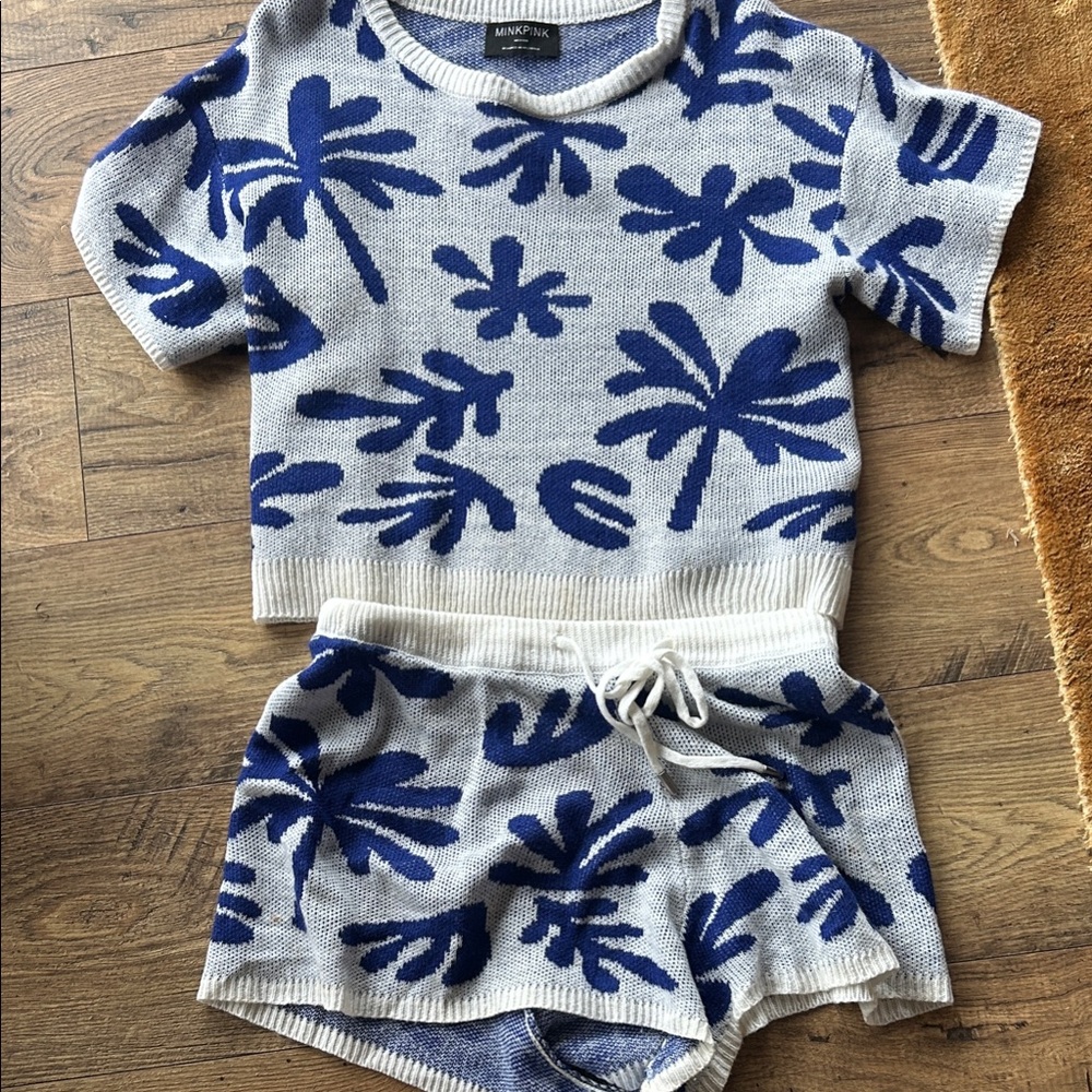 MINKPINK Blue and White Leaf Pattern Knit Top